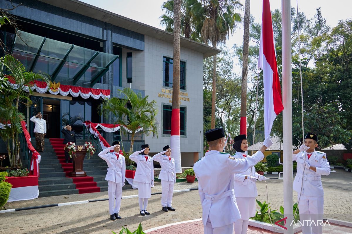 Upacara Bendera HUT RI di Nairobi diramaikan pakaian khas nusantara