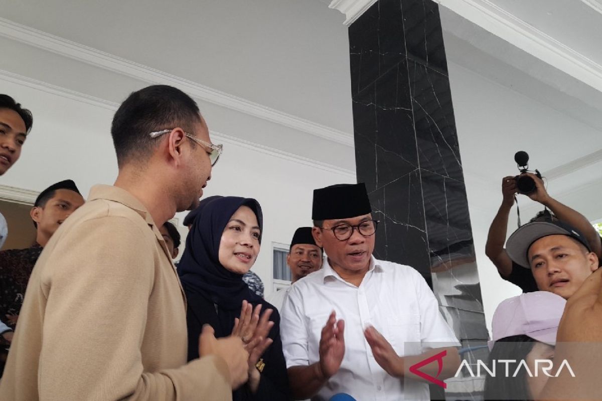 Bacalon Bupati Serang Ratu Zakiyah gandeng artis naikkan elektabilitas