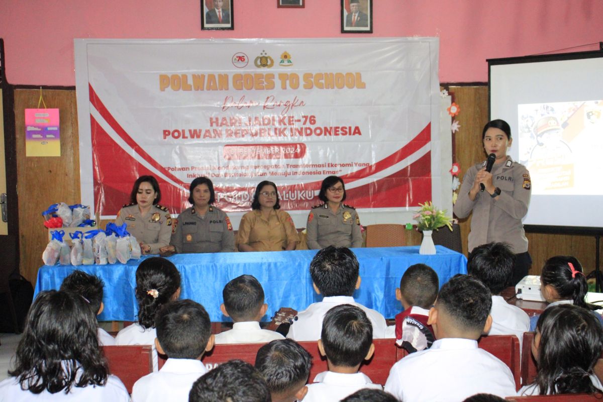 Berikan edukasi, Polwan Polda Maluku ajarkan strategi pencegahan perundungan bagi anak