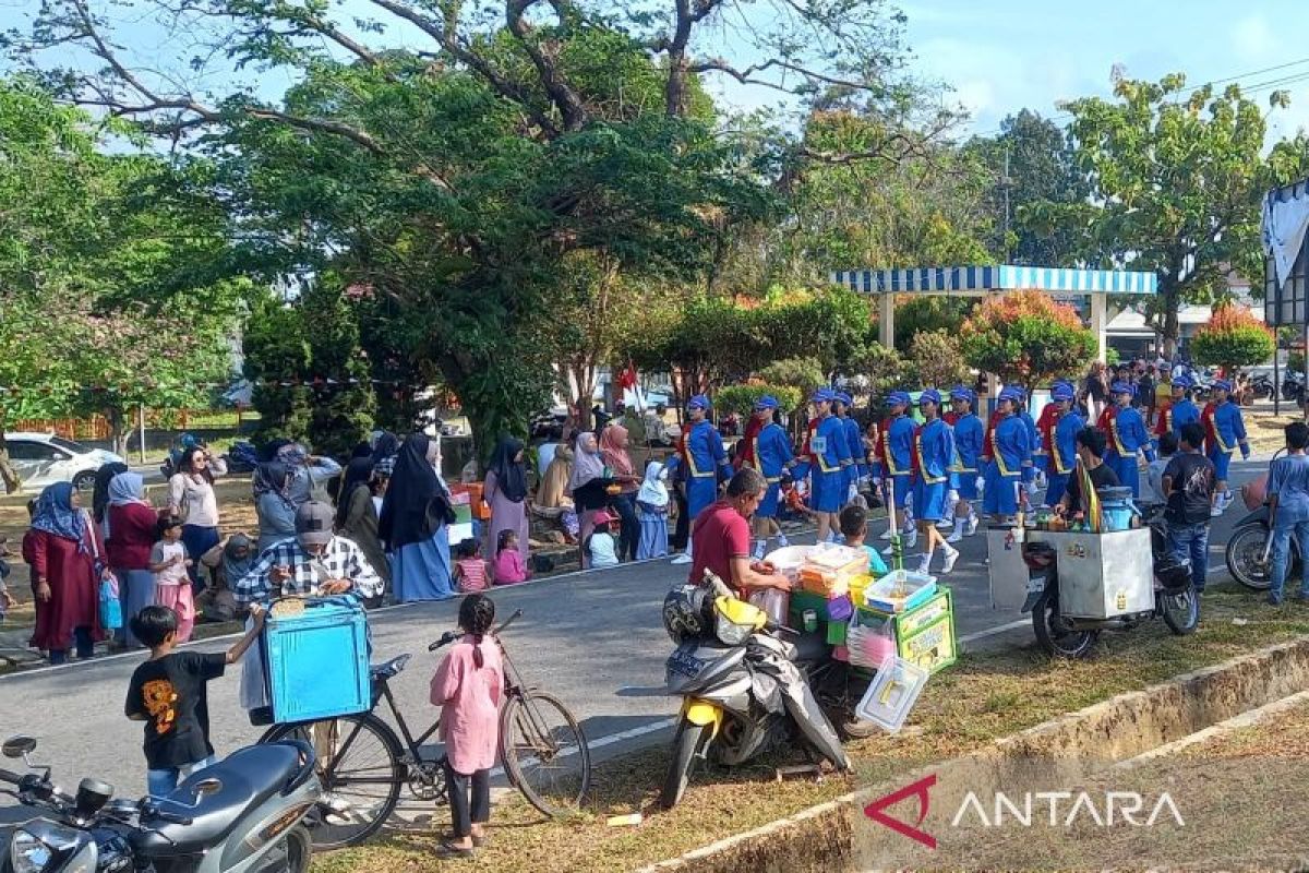 Sebanyak 129 regu ikuti lomba gerak jalan HUT Ke-79 di Bangka Barat