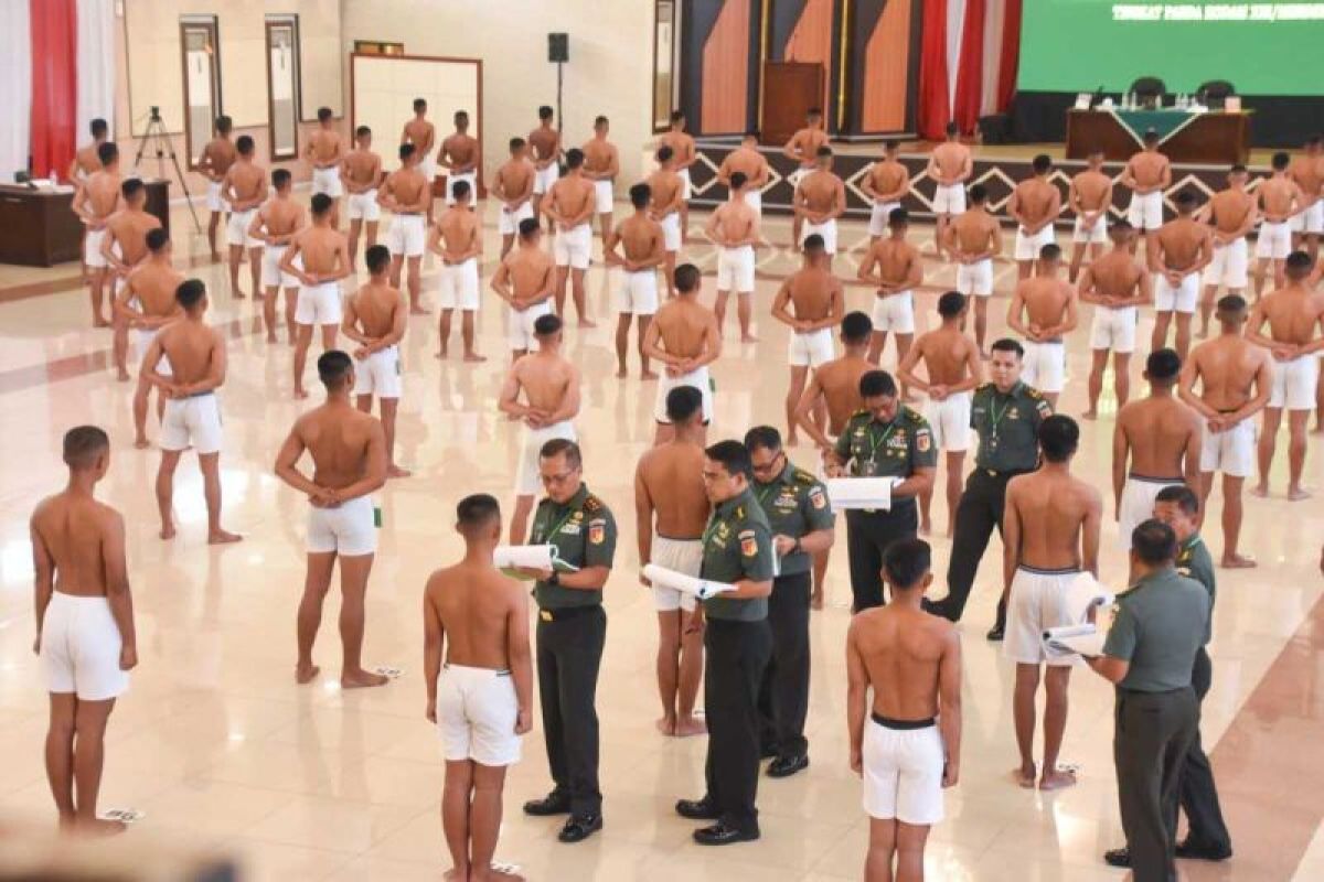 Pangdam XIII/Merdeka pimpin sidang parade Caba PK TNI AD