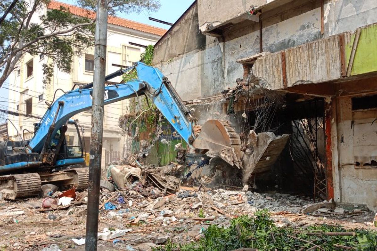 Pembongkaran eks gedung Johar Baru Teater sudah 98 persen