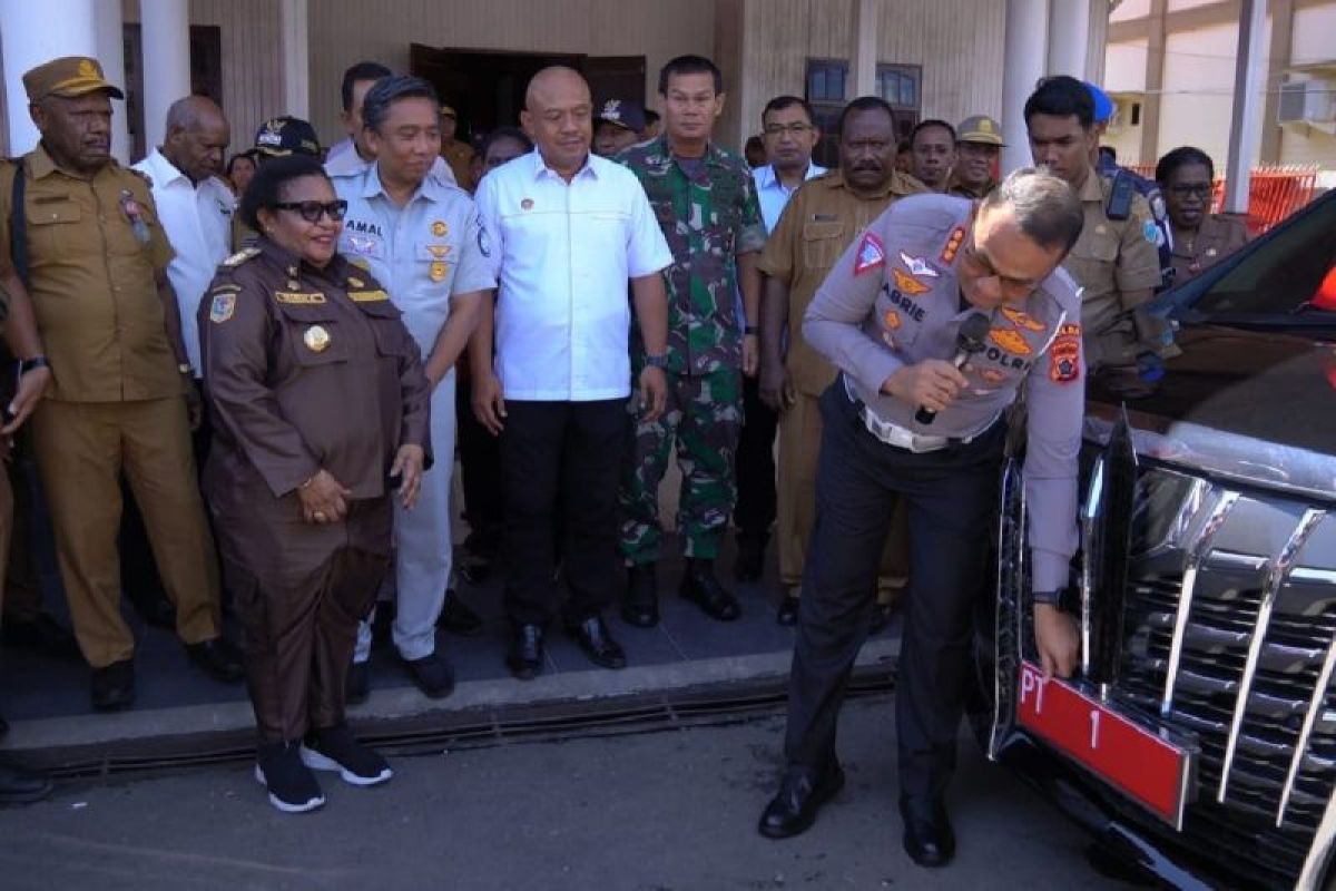 Pemprov Papua Tengah hadirkan plat nomor kendaraan dengan kode "PT"