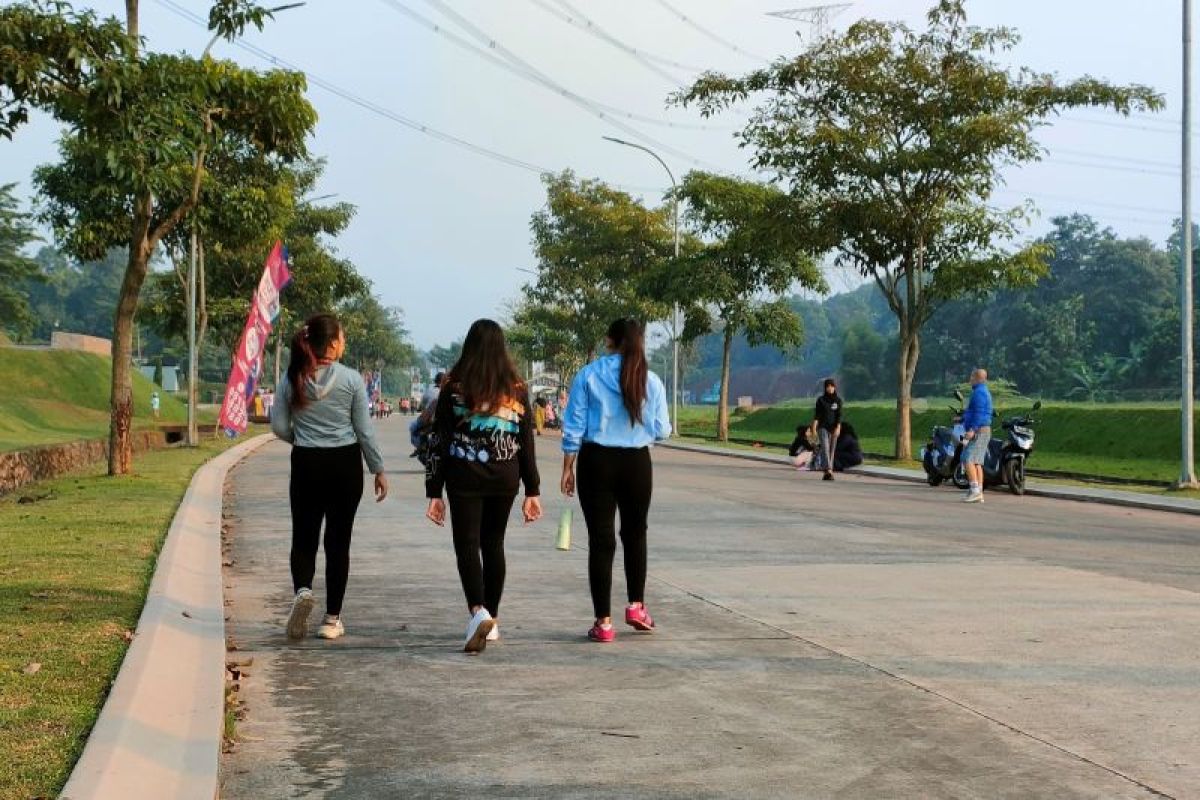 Jalan kaki tiap pagi baik untuk otot dan otak