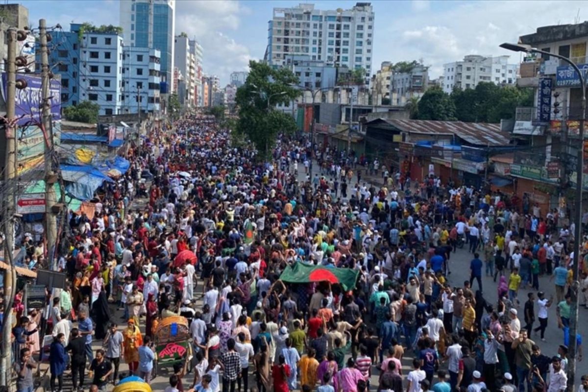 Bangladesh tembakkan gas air mata ke pengunjuk rasa