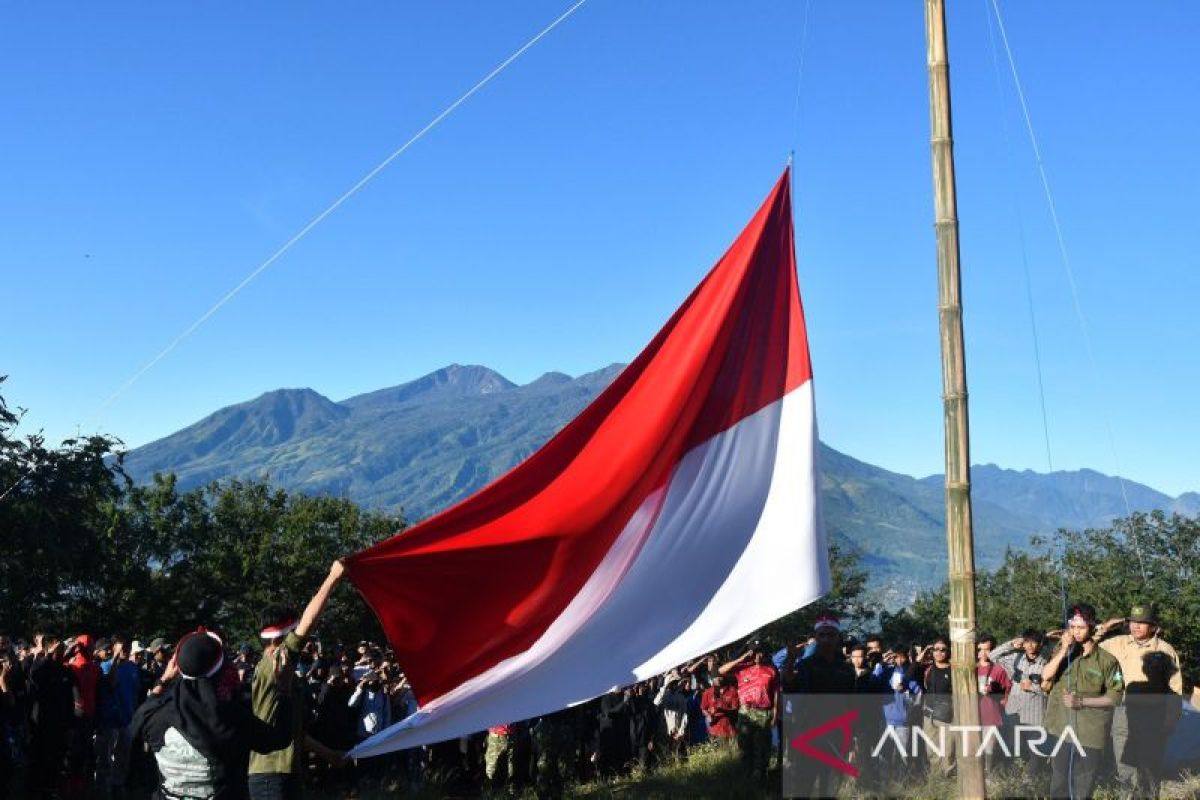 Secuil kisah dibalik kegiatan upacara HUT RI di Gunung Penanggungan