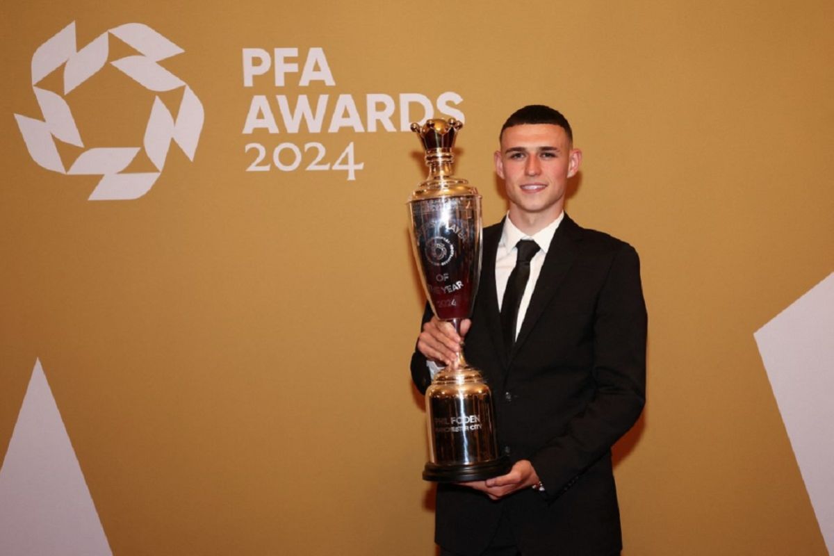 Phil Foden dinobatkan sebagai Pemain Terbaik Pria 2023/24 versi  PFA