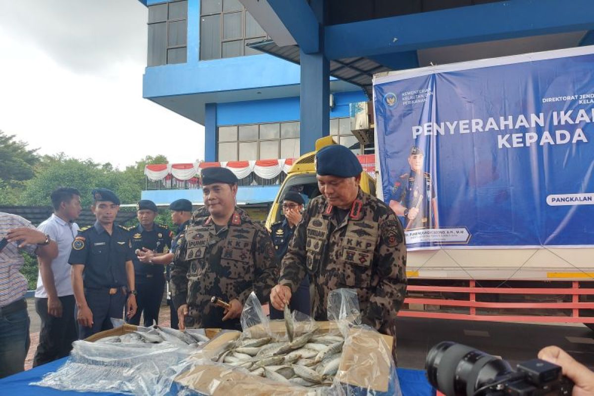 KKP bagikan 4 ton ikan hasil pengawasan kepada masyarakat Batam