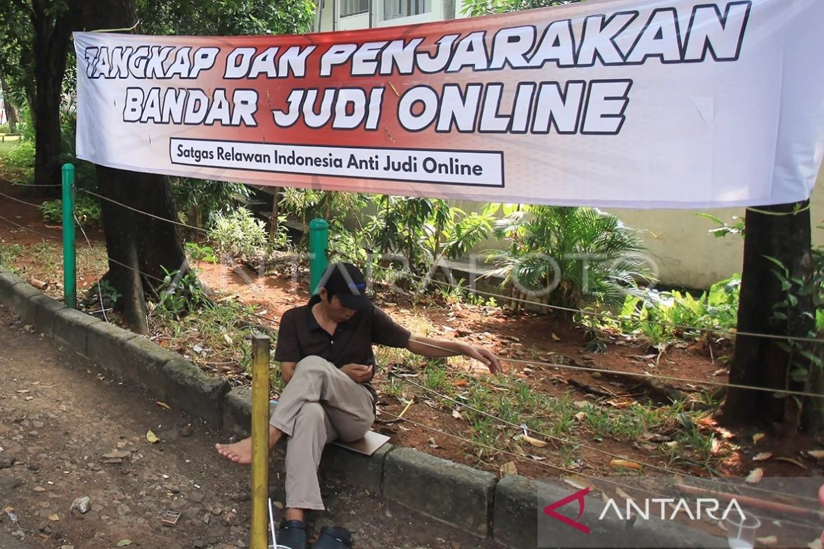 Membebaskan anak-anak Jakarta dari jerat judi "online"