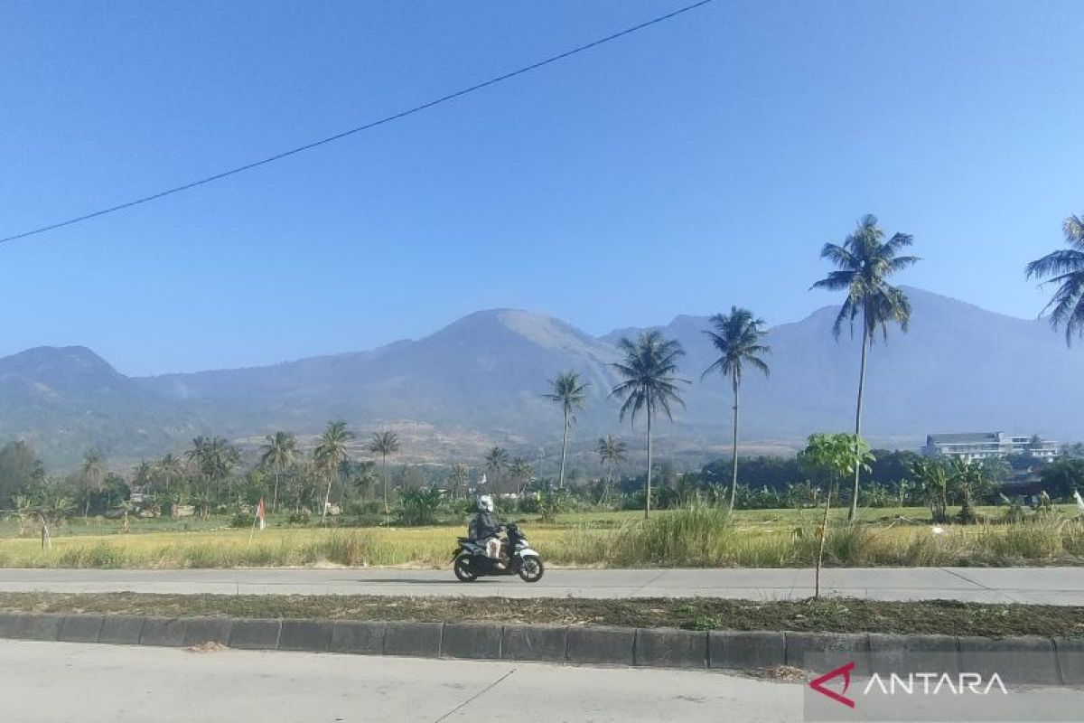 BBKSDA Jabar tutup jalur pendakian Gunung Guntur akibat kebakaran hutan