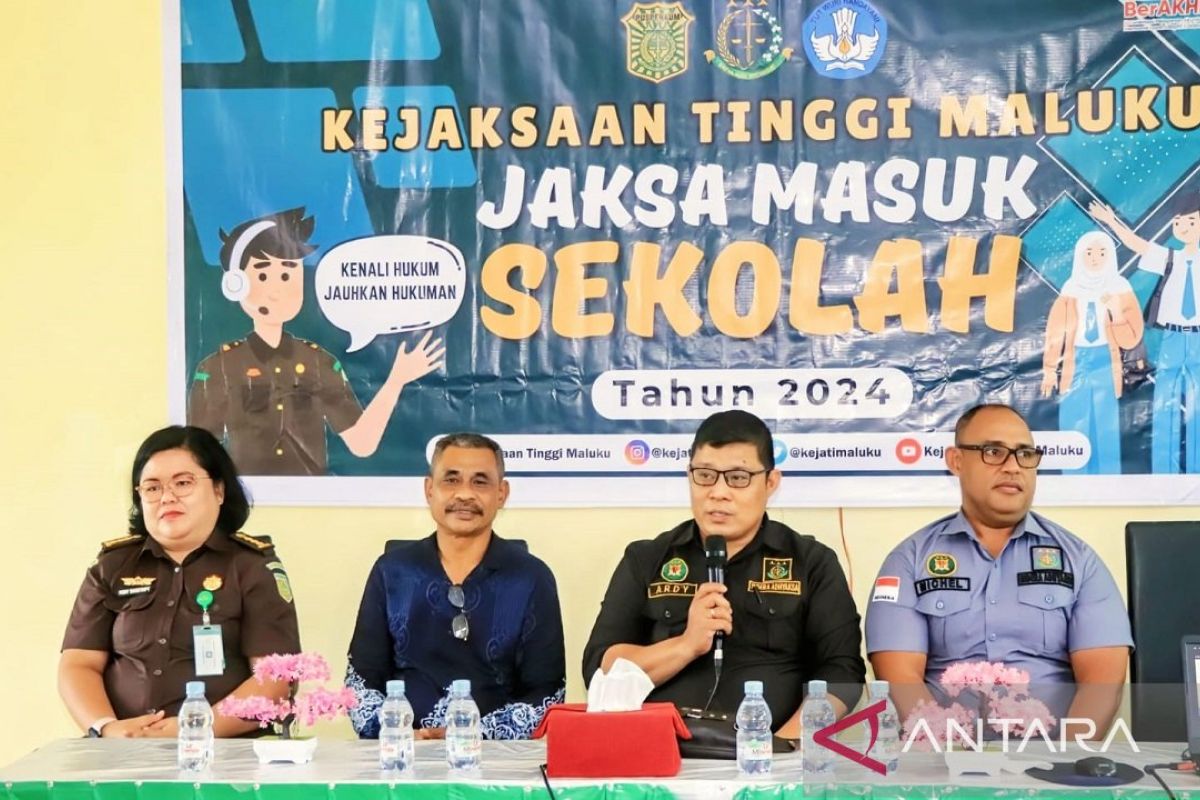 Program Jaksa Masuk Sekolah Kejati Maluku sasar dua sekolah di Malteng