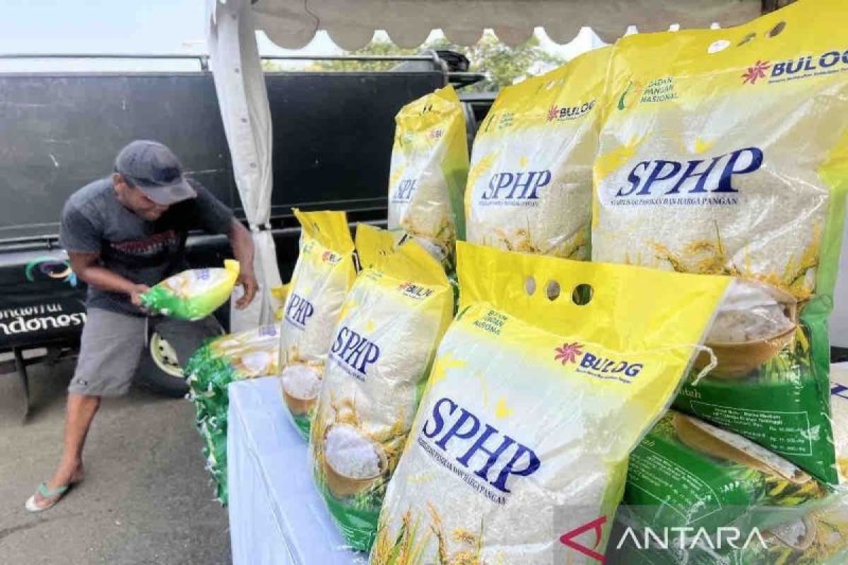 Bulog telah salurkan 1 juta ton beras program SPHP hingga jelang penghujung Agustus