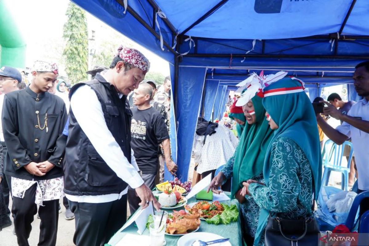 Bupati Lamongan buka Festival Gandrung Rajungan 2024