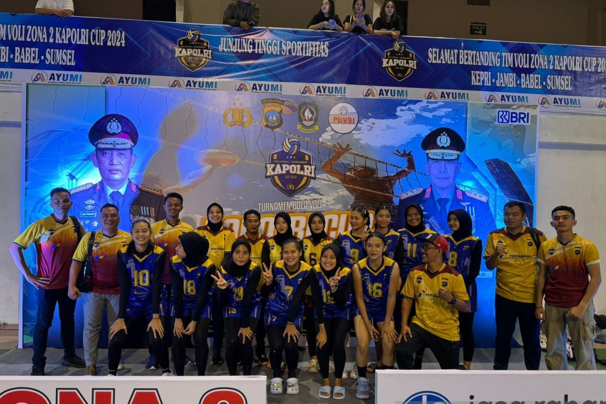 Tim voli putri Polda Babel menang di laga perdana usai tekuk tim voli putri Jambi 3 set langsung