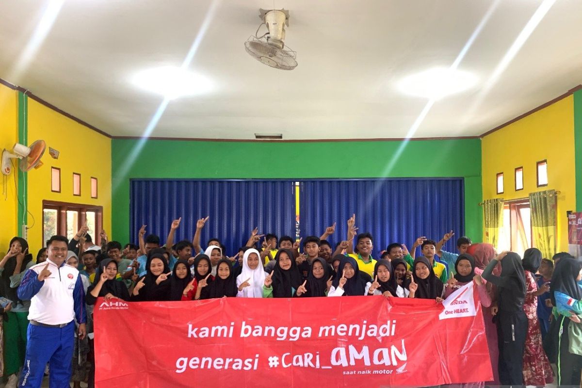 Honda Babel Intensifkan Edukasi Keselamatan Berkendara di SMPN 3 Kelapa Kampit