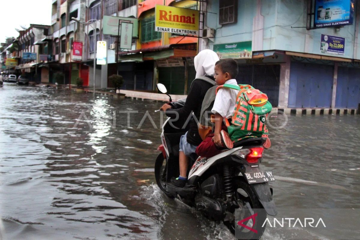 BMKG sebut Aceh mulai peralihan musim, imbau warga waspada banjir