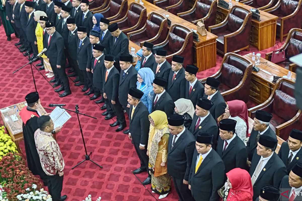 55 anggota DPRD Tangerang terpilih resmi dilantik