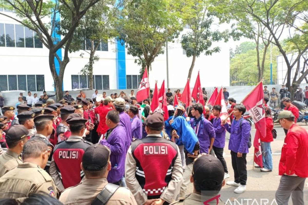 Mahasiswa Kabupaten Tangerang unjuk rasa sampaikan beberapa tuntutan