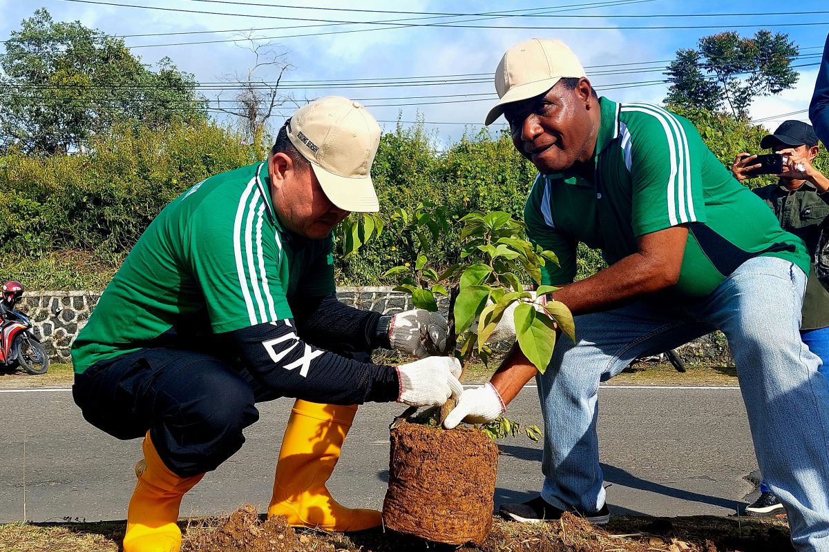 Kota Sorong terapkan gerakan bersih-bersih sampah