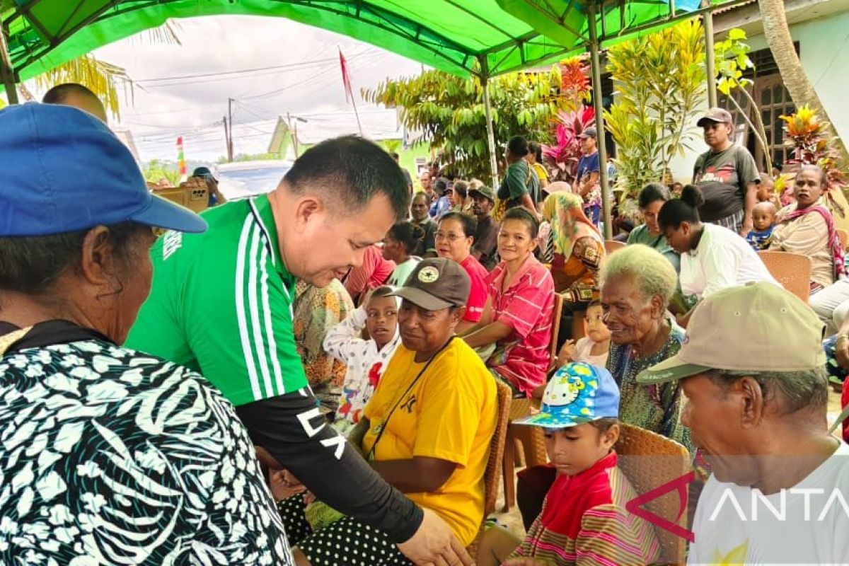 Alumni SMA Agustinus Sorong gelar pengobatan gratis untuk masyarakat