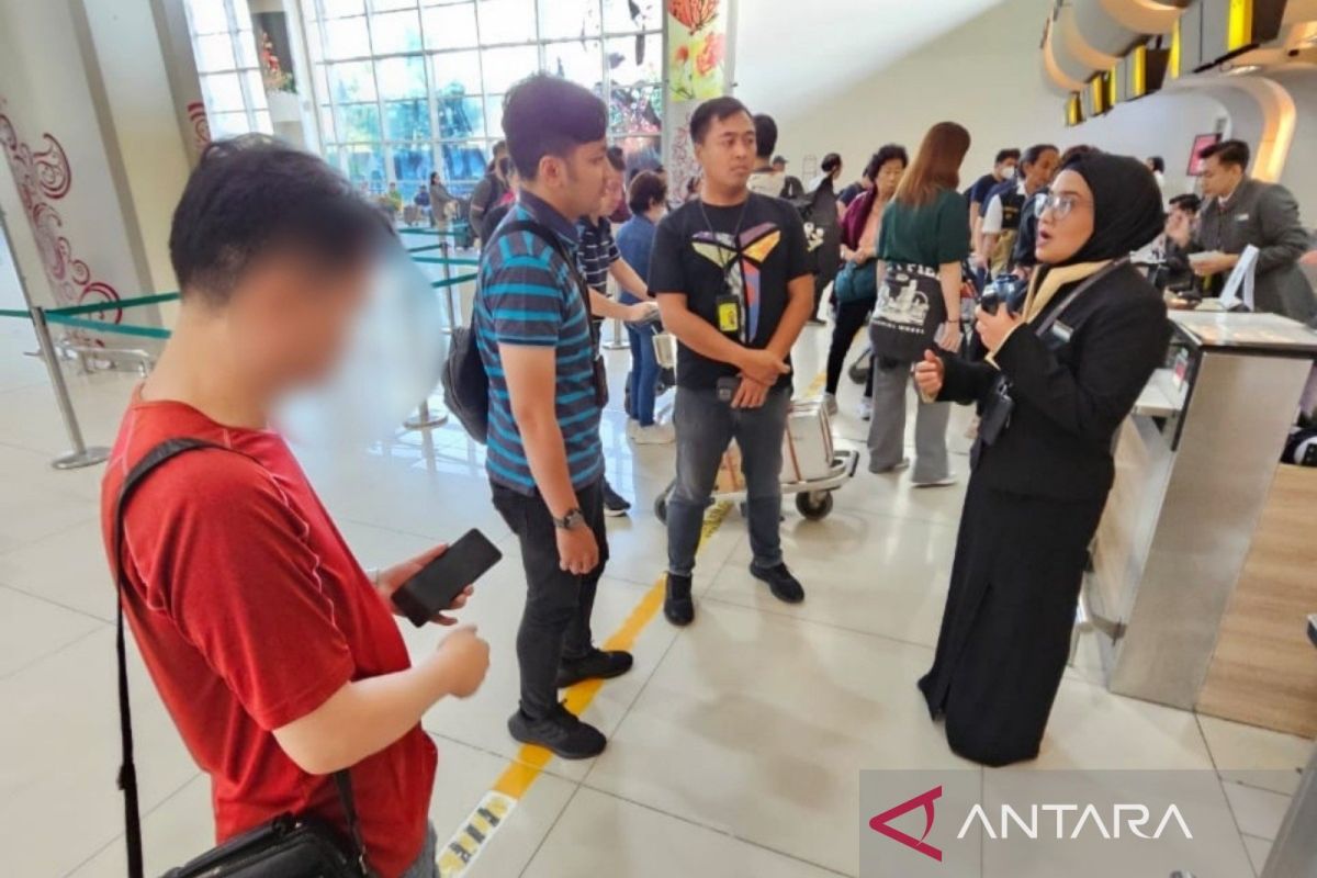 Imigrasi Surabaya deportasi WNA asal Hongkong