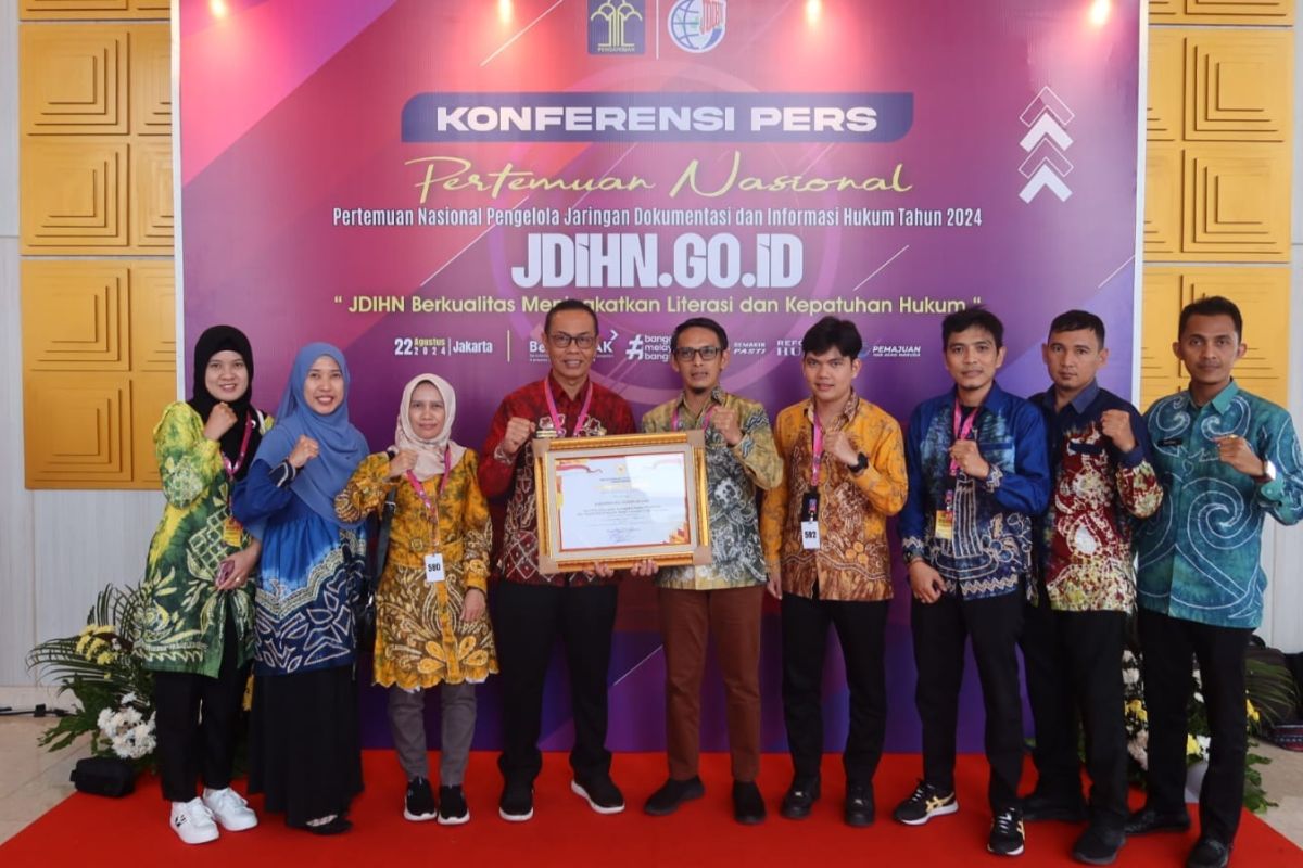 Kabupaten HSS raih penghargaan JDIHN Award 2024