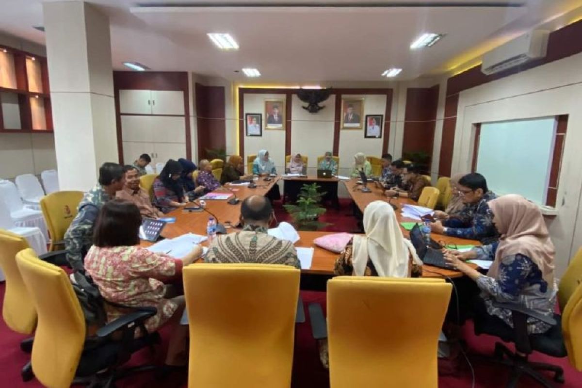 Tim Kemenkumham Sumbar lakukan pra harmonisasi produk hukum di Solok