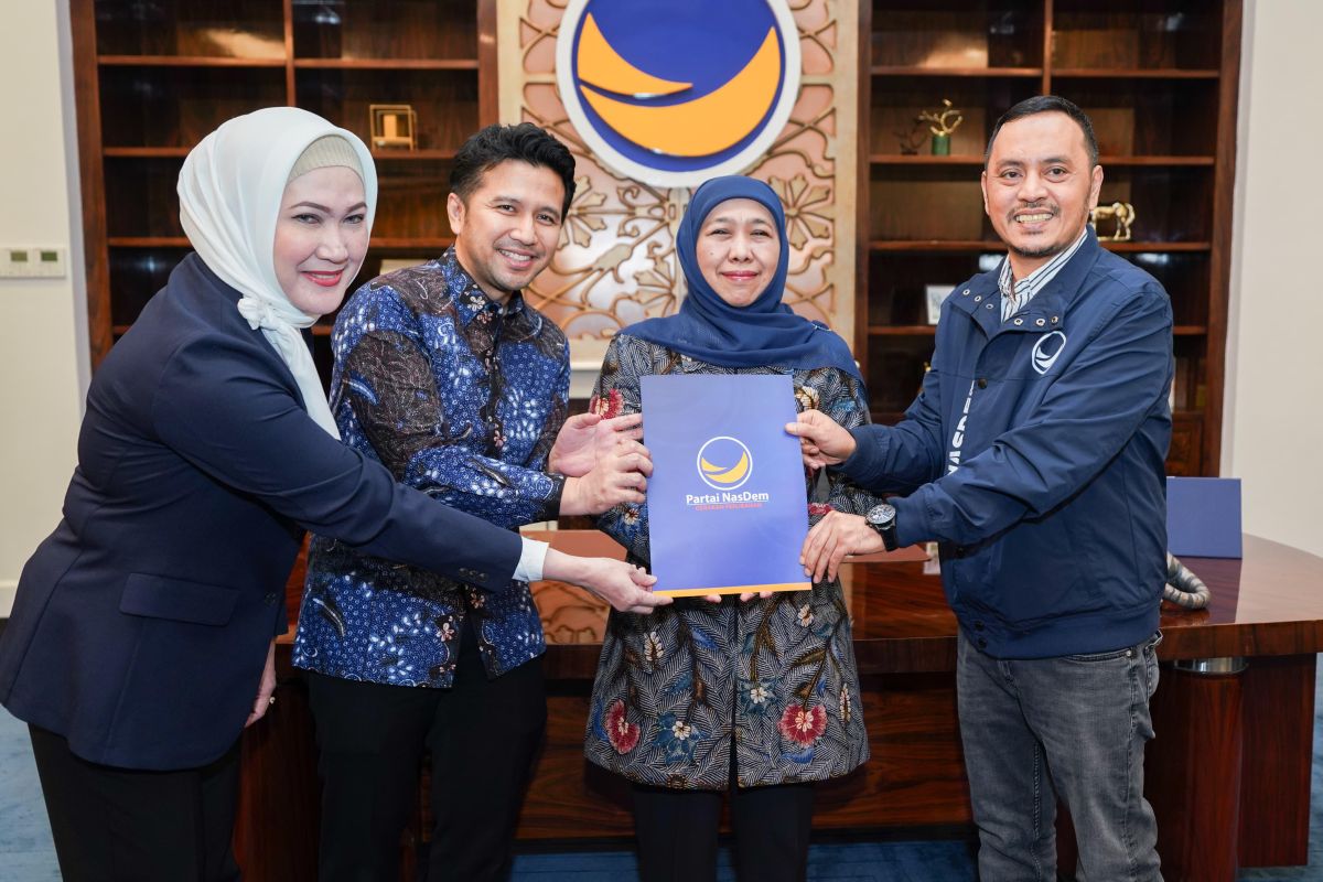 Khofifah-Emil terima surat keputusan dari DPP Partai NasDem