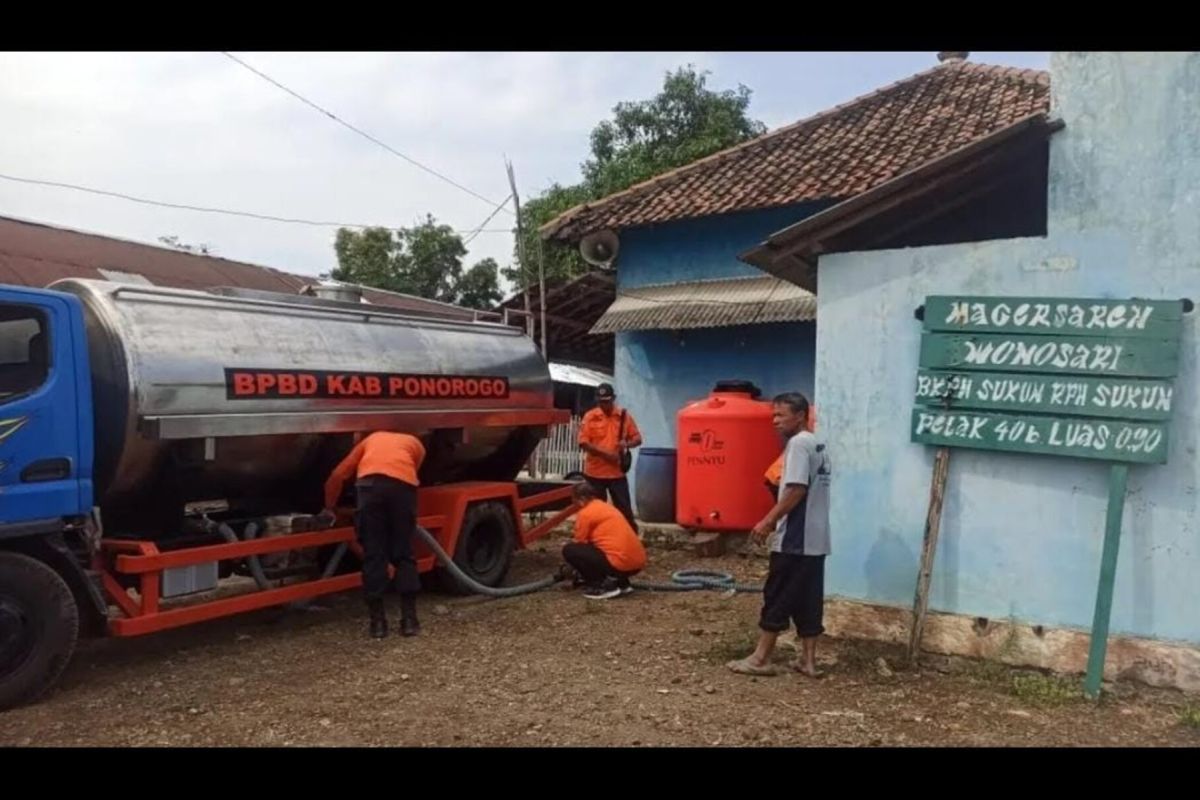 BPBD Ponorogo salurkan ribuan liter air bersih ke desa terdampak kekeringan