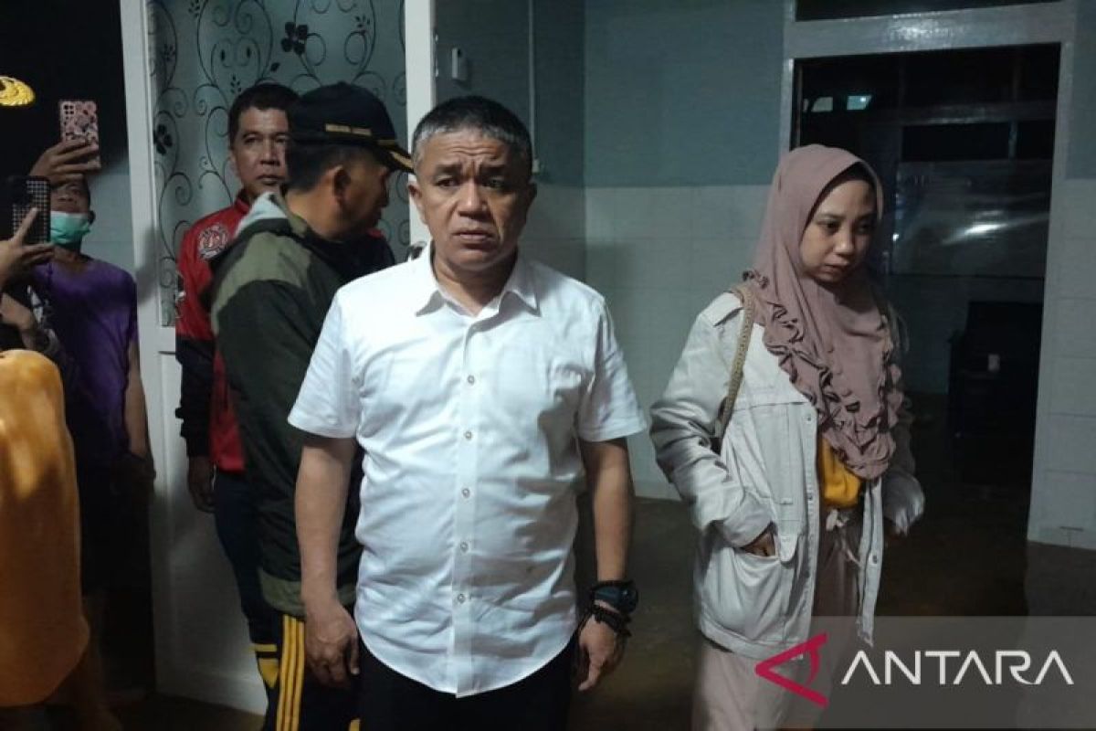 BPBD Kota Palu bersihkan genangan air di RS Anutapura