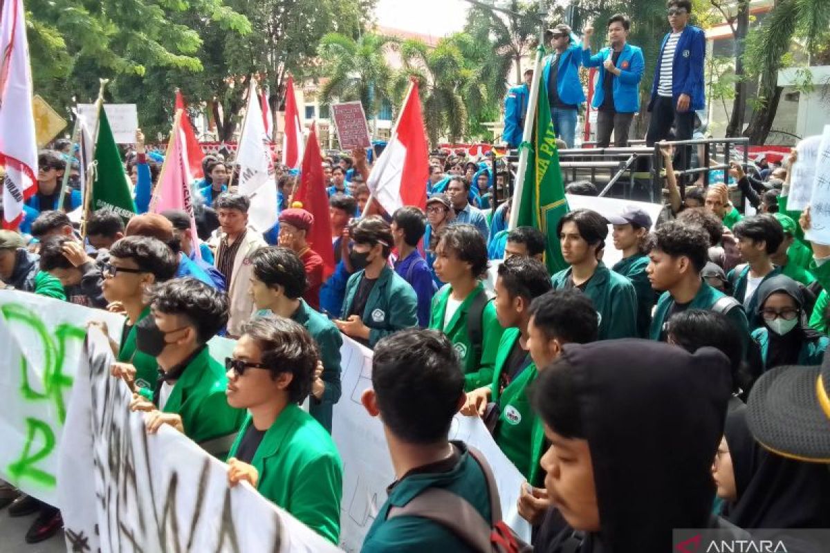 Ribuan mahasiswa Kota Palu lakukan aksi kawal putusan MK