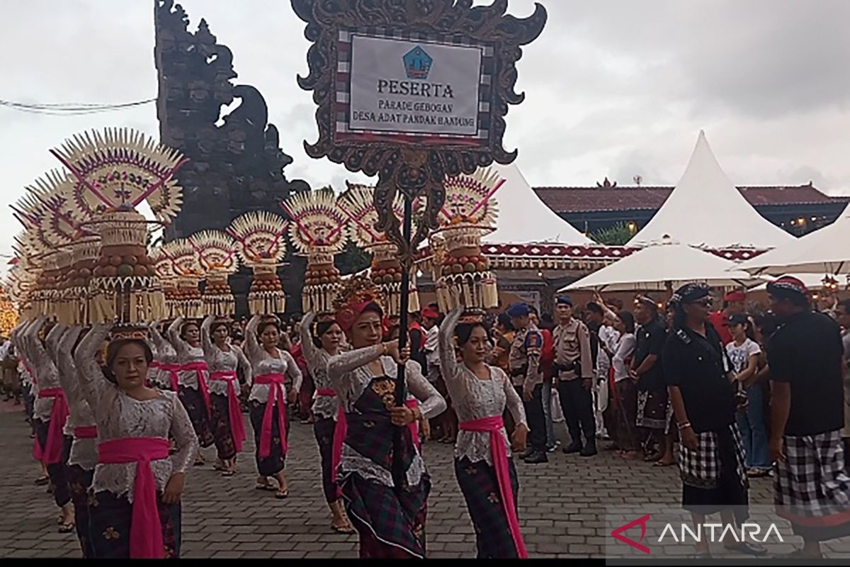 Pemkab Tabanan lestarikan budaya lewat Tanah Lot Art & Festival