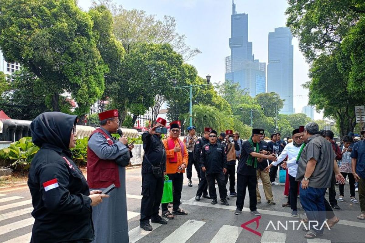 Massa mulai berdatangan di depan Gedung KPU RI