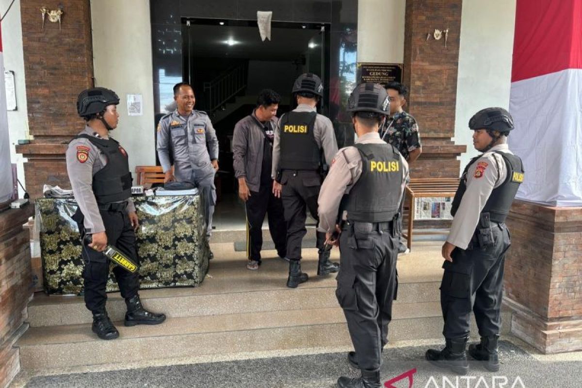 Polres Jembrana sterilkan kantor KPU jelang pendaftaran Pilkada 2024