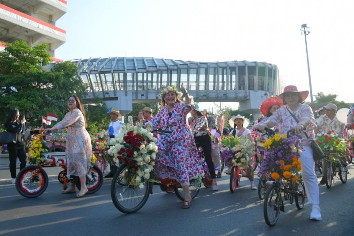 "Semarang Merdeka Flower Festival" semarak