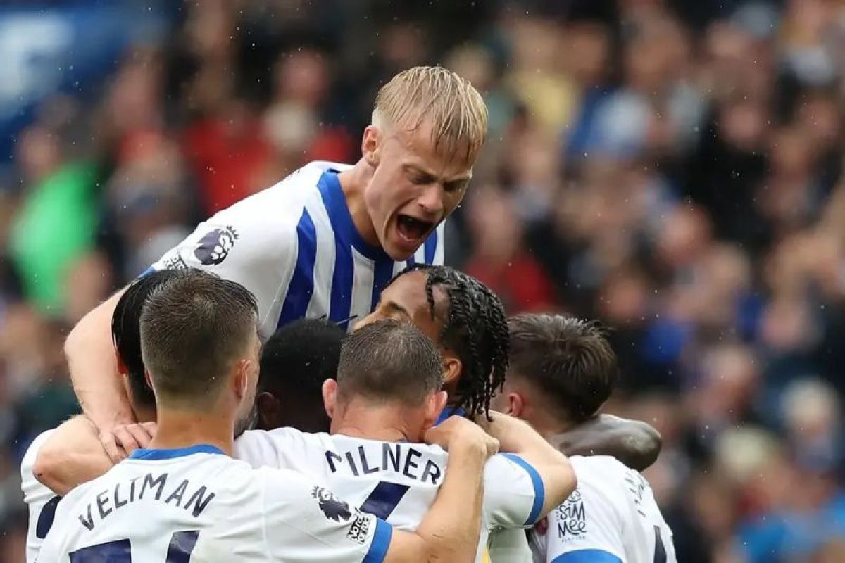 Brighton gilas Manchester United 2-1, gol menit akhir Joao Pedro jadi penentu