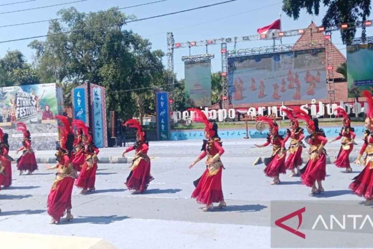 Festival Etnik Situbondo 2024 diikuti 3.000 penari nusantara