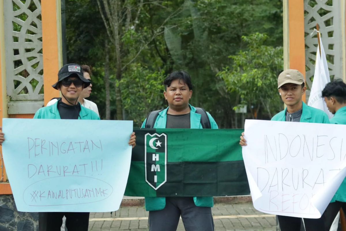 Mahasiswa Tabalong tolak revisi UU Pilkada