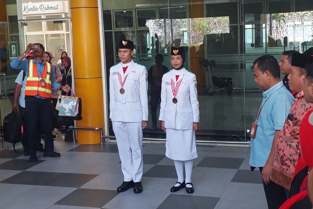 Dua anggota Paskibraka Maluku Utara tiba di Ternate