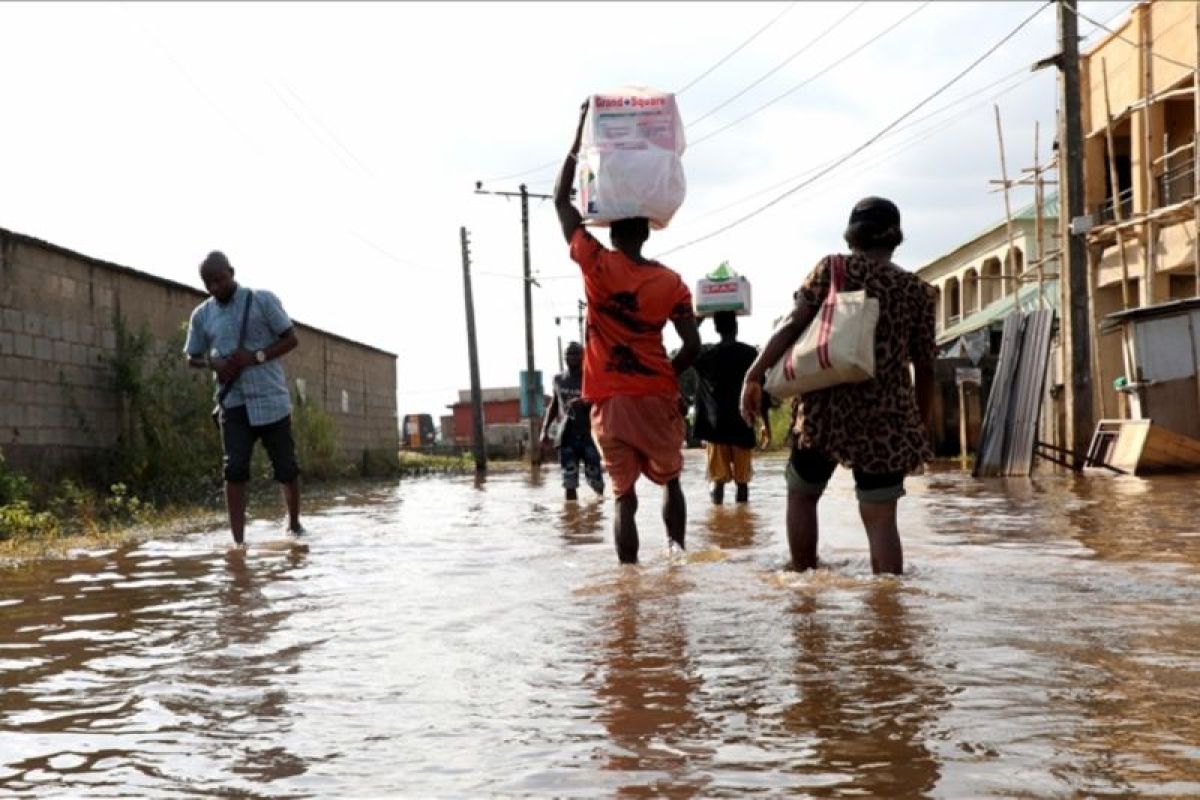 Banjir di negara ini tewaskan 33 orang, puluhan ribu mengungsi