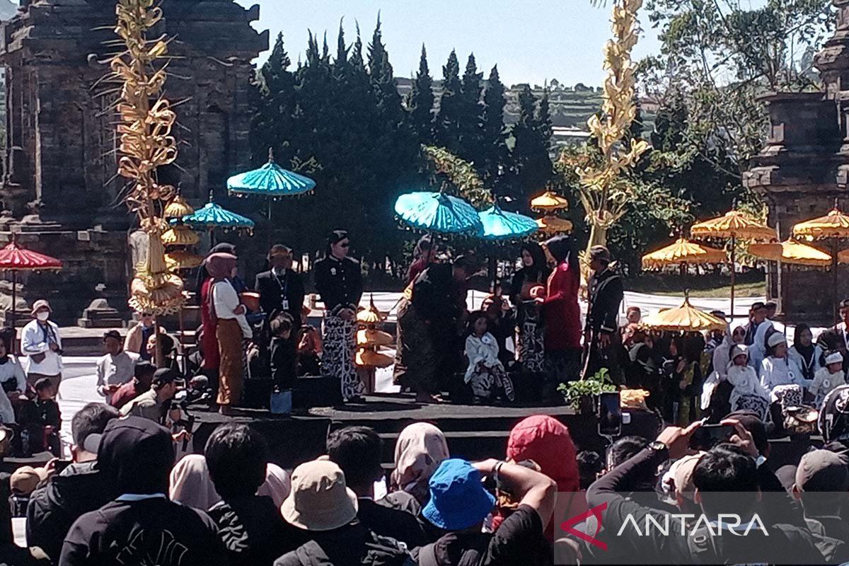 13 anak berambut gimbal jalani ruwatan massal di Dieng Culture Festival