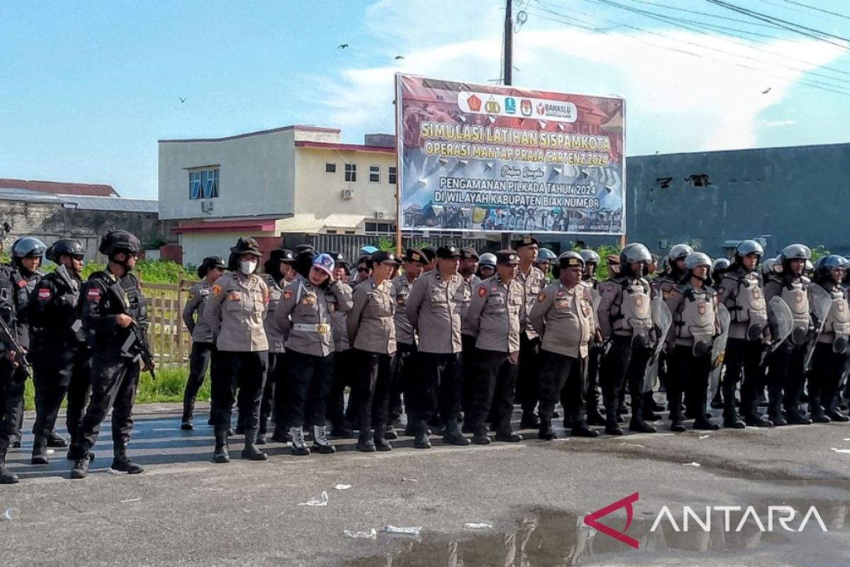 Polisi Biak siapkan personel pengamanan pendaftaran paslon pilkada