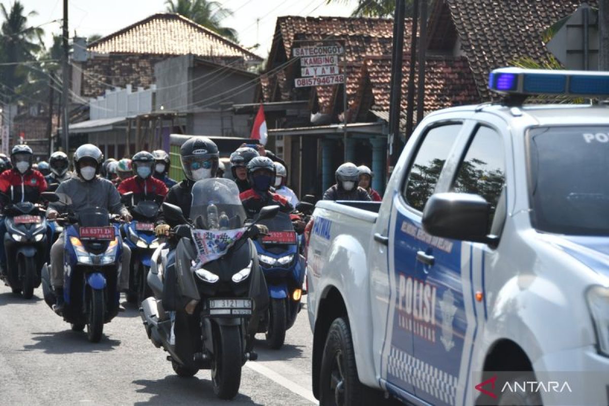 Ratusan penyuluh KB tur motor bantu bedah rumah hingga layanan KB