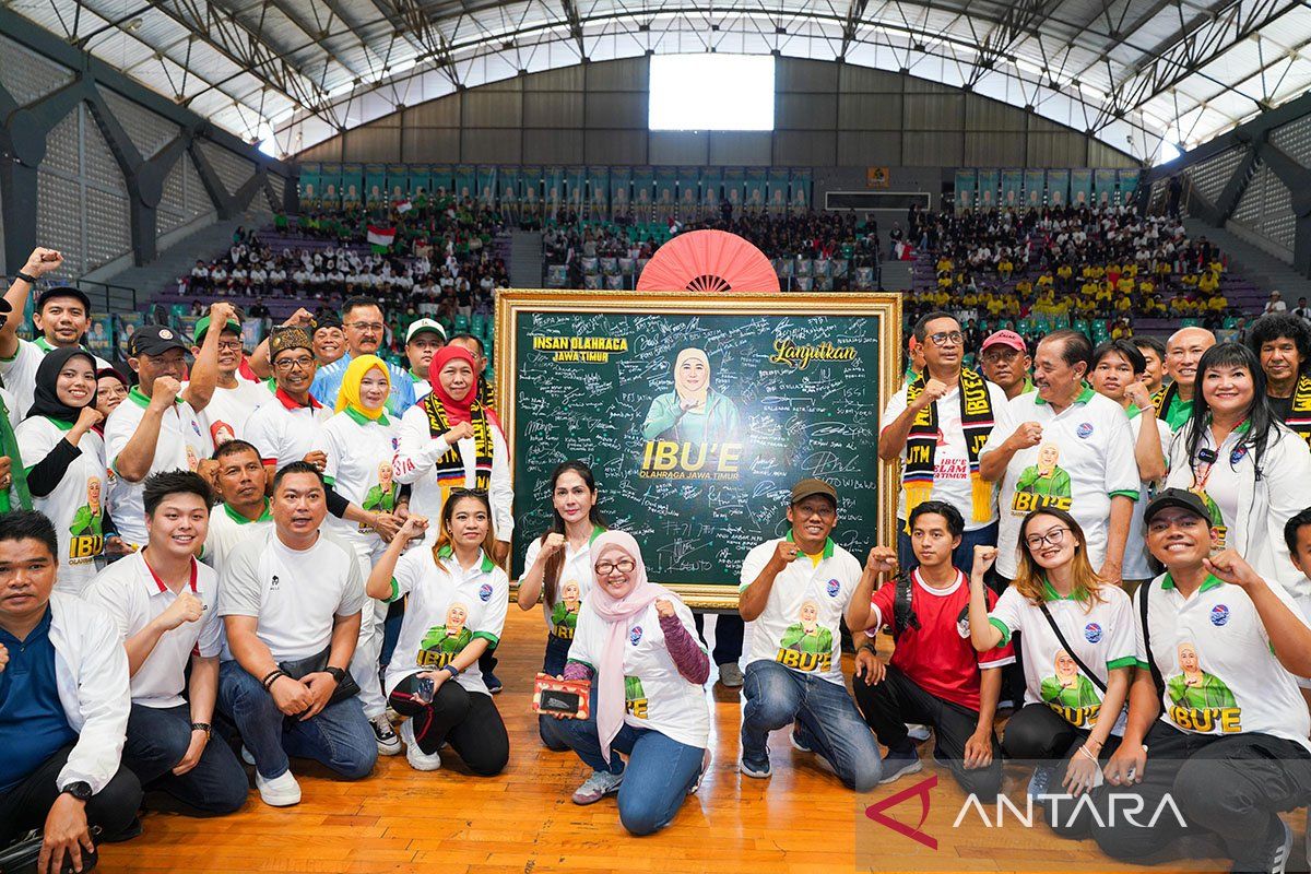 Khofifah dinobatkan sebagai "Ibu'e Olahraga Jawa Timur"