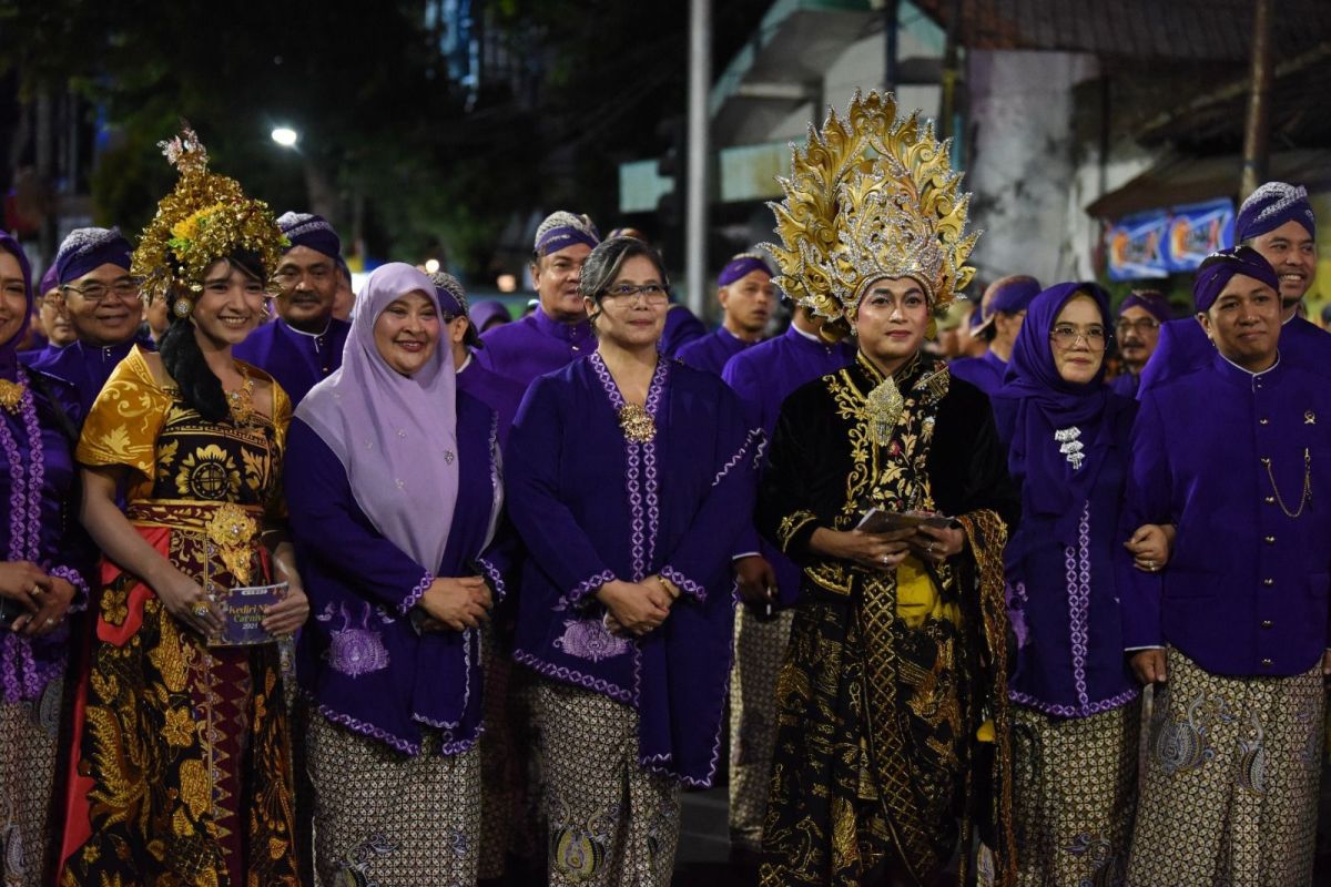 Pemkot Kediri sebut karnaval ajang kreativitas dan pameran budaya