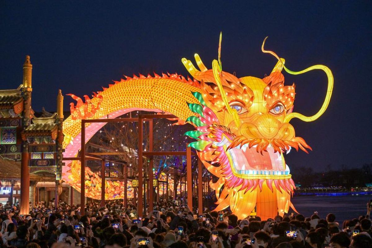 Beijing gelar pertunjukan lampion akbar sambut Hari Nasional China