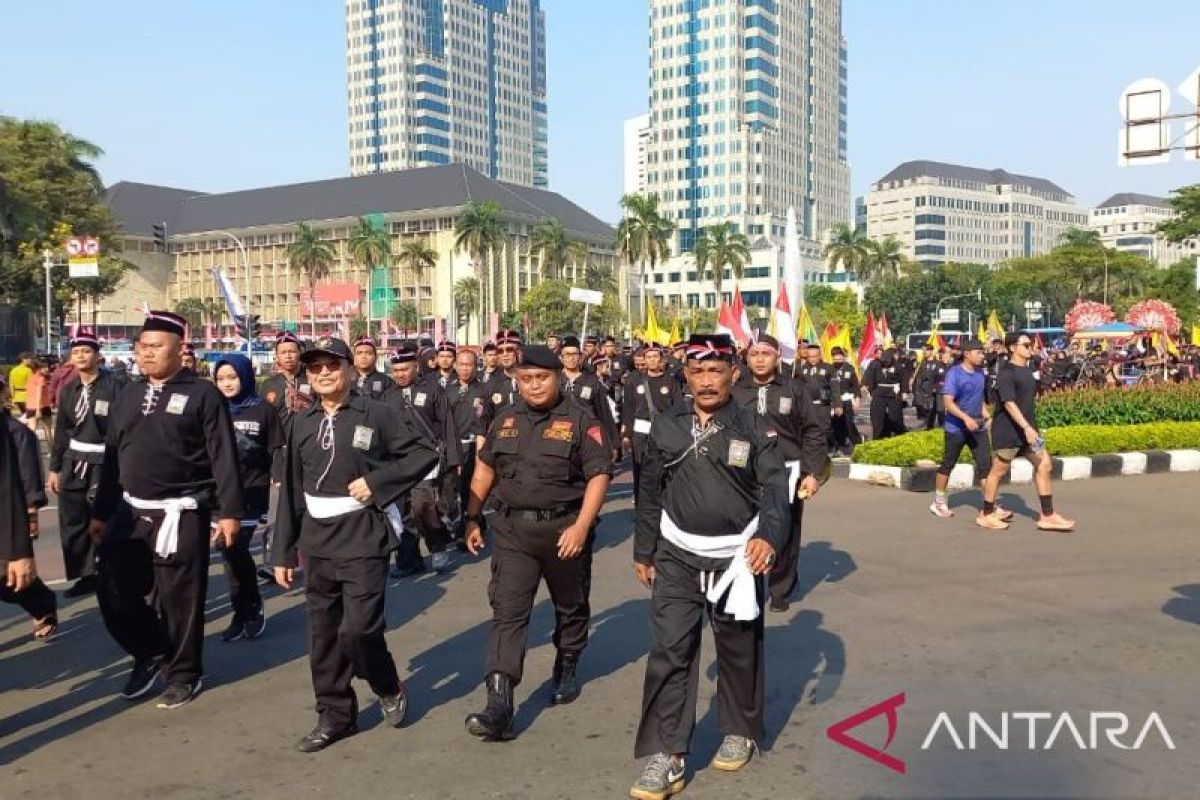 Ribuan pesilat PSHT "long march" dari Monas hingga Bundaran HI