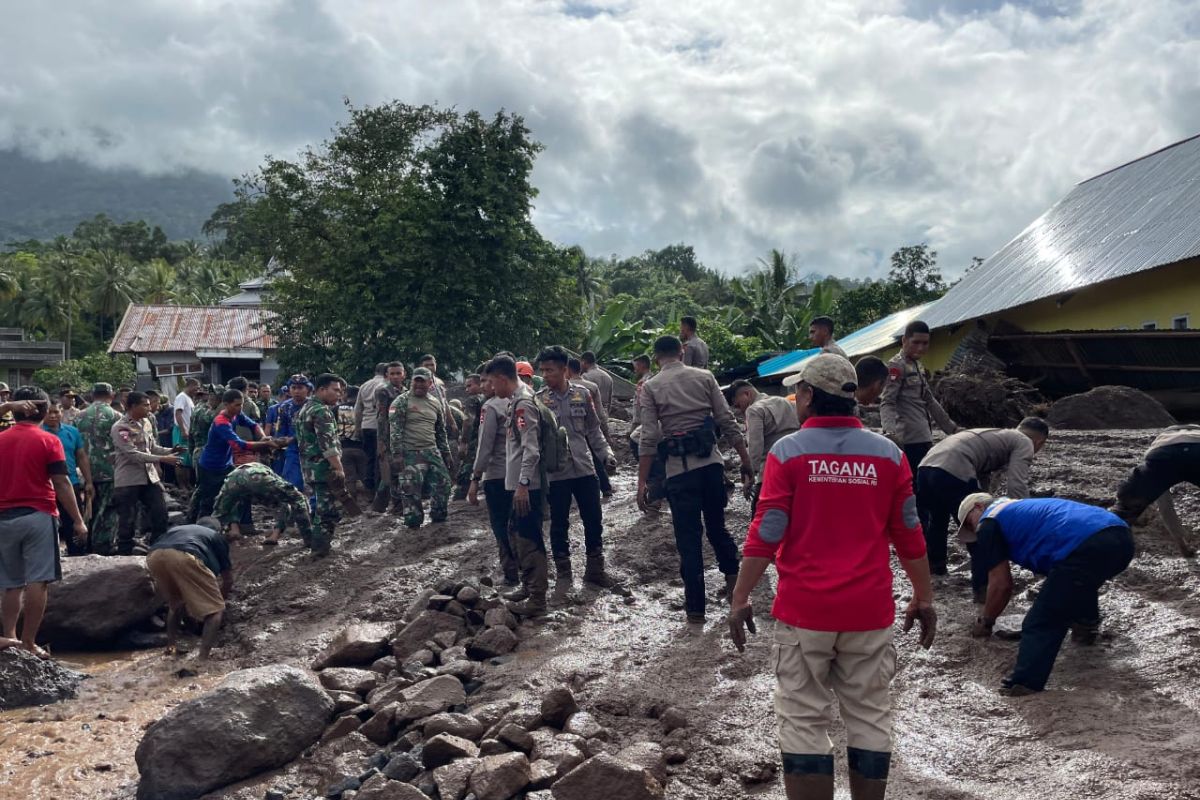 Proses pencarian korban banjir bandang Ternate dihentikan sementara