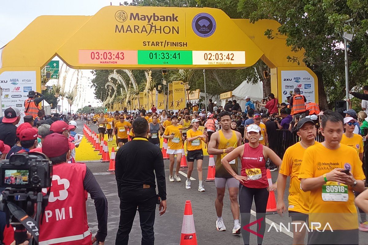 Pelari asal Kenya Tiongik juara kategori maraton dalam Maybank Marathon 2024