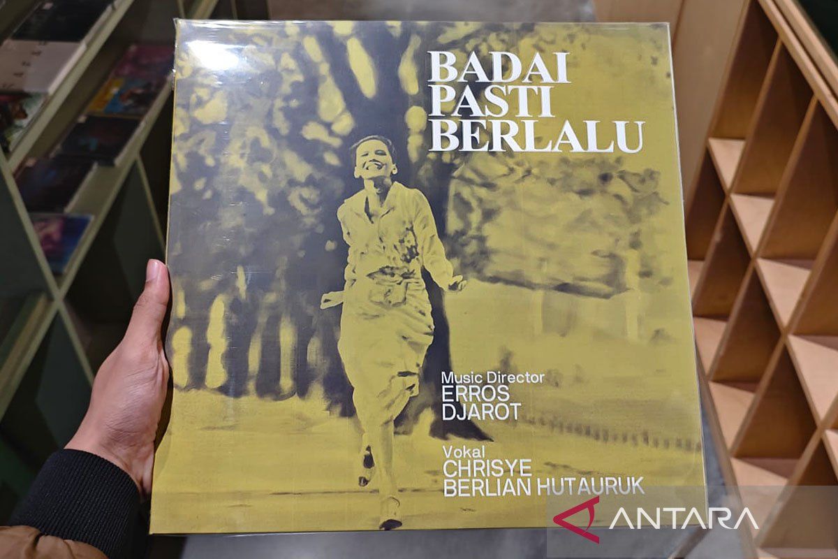 Album "Badai Pasti Berlalu" dirilis ulang dalam bentuk piringan hitam